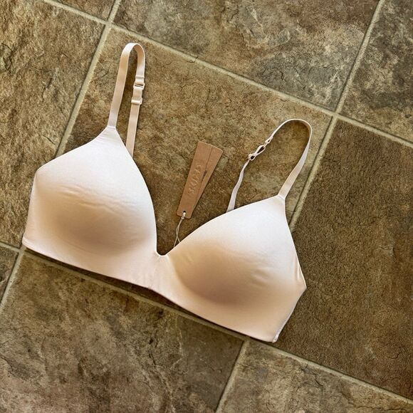 Skims Wireless Form T-shirt Bra Sand Size 36B - Picture 4 of 9